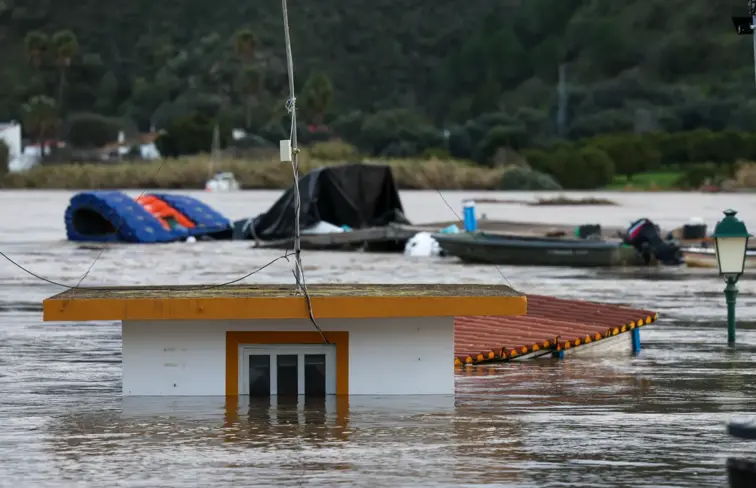 A área ribeirinha de Alcoutim inundada.